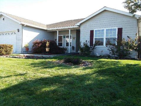 2584 Devonshire Pl, Central Point, OR 97502 photo 2
