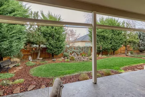 301 Arrowhead Trl, Eagle Point, OR 97524 photo 5