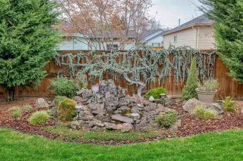 301 Arrowhead Trl, Eagle Point, OR 97524 photo 6