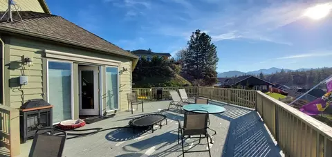1565 Panoramic Loop, Grants Pass, OR 97527 photo 23