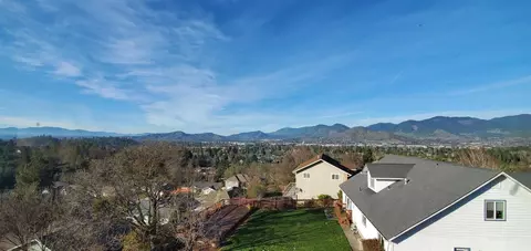 1565 Panoramic Loop, Grants Pass, OR 97527 photo 25