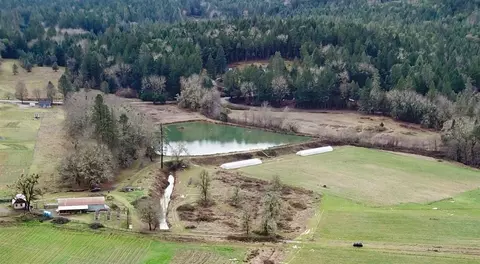 2083 Marcy Loop Rd, Grants Pass, OR 97527 photo 1