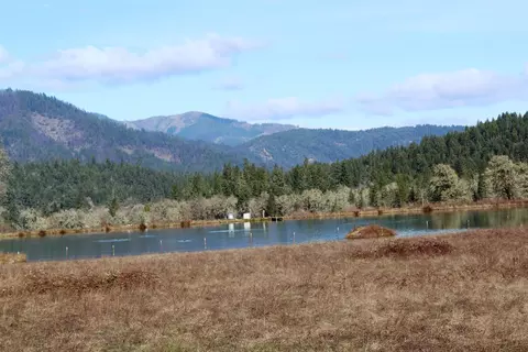2083 Marcy Loop Rd, Grants Pass, OR 97527 photo 2