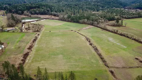 2083 Marcy Loop Rd, Grants Pass, OR 97527 photo 4