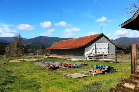 2083 Marcy Loop Rd, Grants Pass, OR 97527 photo 10