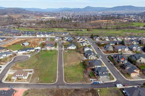 152 Oak Point Dr, Eagle Point, OR 97524 photo 1