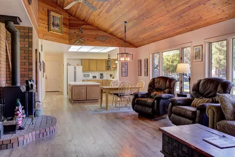 1800 Cedar Flat Rd, Williams, OR 97544 photo 2