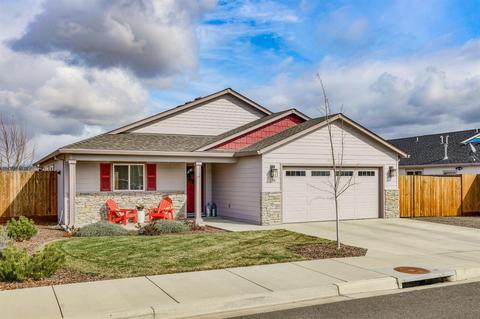 126 Cedric Ct, Eagle Point, OR 97524 photo 2