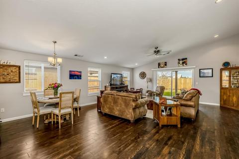 126 Cedric Ct, Eagle Point, OR 97524 photo 10
