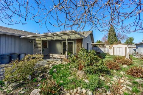 313 S Rose St, Phoenix, OR 97535 photo 3