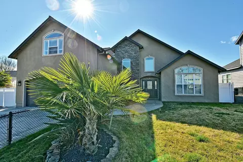 887 Ridgeview Dr, Eagle Point, OR 97524 photo 1