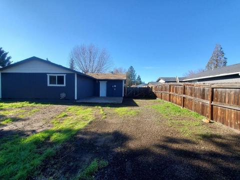 14 N Buchanan Ave, Eagle Point, OR 97524 photo 16