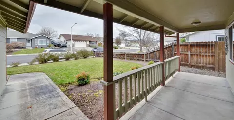 508 Westminster Dr, Eagle Point, OR 97524 photo 5