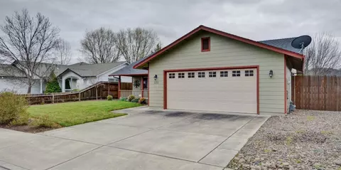 508 Westminster Dr, Eagle Point, OR 97524 photo 2