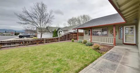 508 Westminster Dr, Eagle Point, OR 97524 photo 4