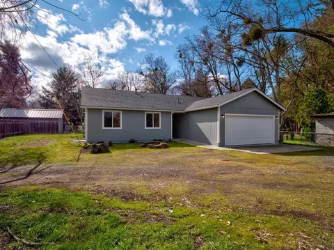 505 Pine St, Phoenix, OR 97535 photo 1