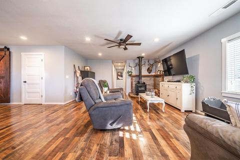 503 S B St, Phoenix, OR 97535 photo 18