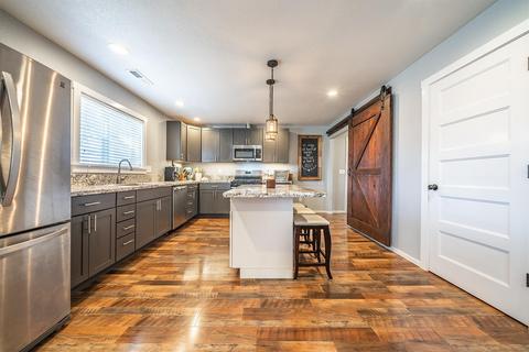 503 S B St, Phoenix, OR 97535 photo 6