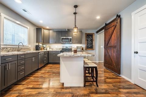 503 S B St, Phoenix, OR 97535 photo 5