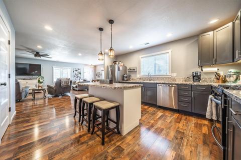503 S B St, Phoenix, OR 97535 photo 11
