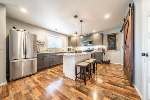 503 S B St, Phoenix, OR 97535 photo 4