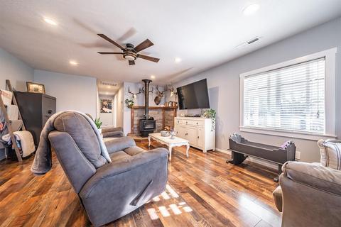 503 S B St, Phoenix, OR 97535 photo 14