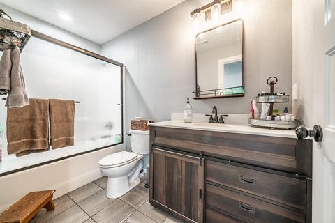 503 S B St, Phoenix, OR 97535 photo 8