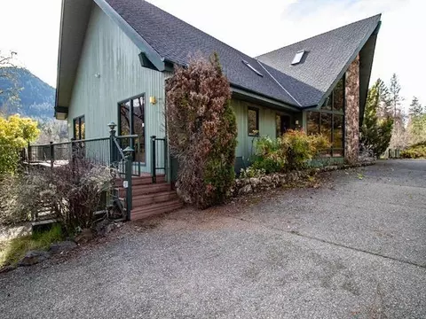 1861 Wetherbee Dr, Grants Pass, OR 97527 photo 8