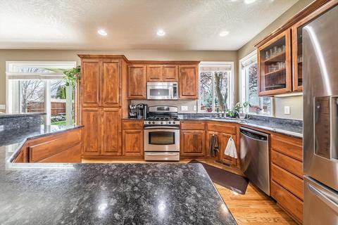 138 Bellerive Dr, Eagle Point, OR 97524 photo 9