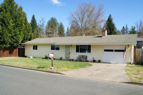 655 Talbot St, Eagle Point, OR 97524 photo 1