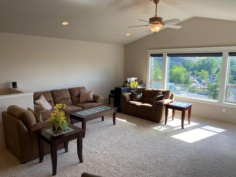 453 Elm St, Phoenix, OR 97535 photo 4