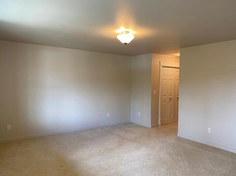 453 Elm St, Phoenix, OR 97535 photo 11
