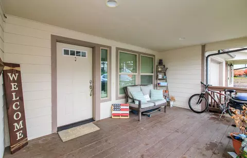 213 Northview Dr, Eagle Point, OR 97524 photo 2