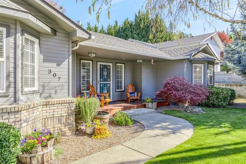 307 4th St, Rogue River, OR 97537 photo 2