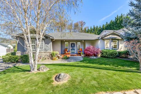 307 4th St, Rogue River, OR 97537 photo 1