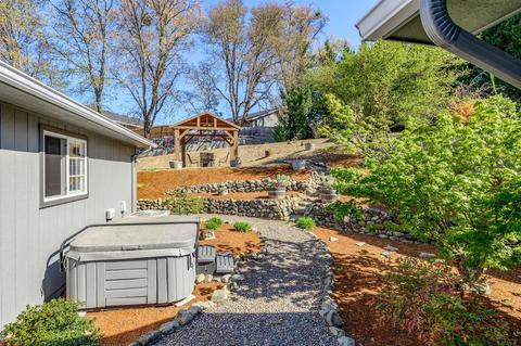 307 4th St, Rogue River, OR 97537 photo 3