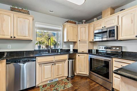 307 4th St, Rogue River, OR 97537 photo 12