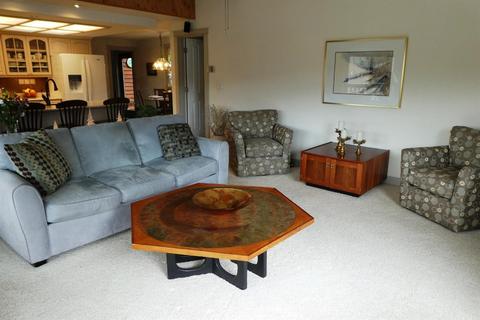701 B St, Phoenix, OR 97535 photo 5