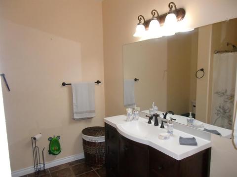 356 Madrona Dr, Cave Junction, OR 97523 photo 9