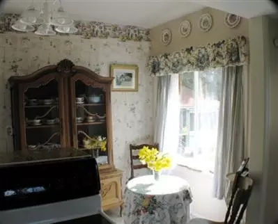 375 E Park St, Grants Pass, OR 97527 photo 9
