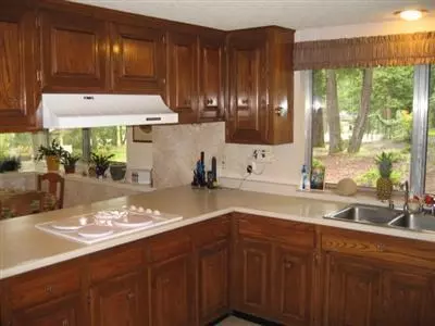 581 Eric Loop, Grants Pass, OR 97526 photo 5