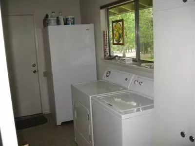 581 Eric Loop, Grants Pass, OR 97526 photo 9