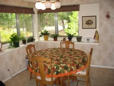 581 Eric Loop, Grants Pass, OR 97526 photo 8
