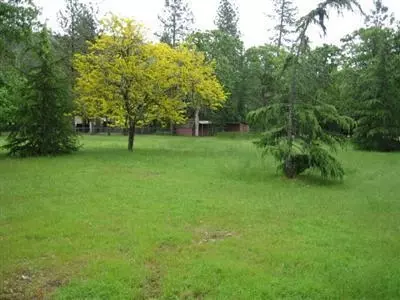 581 Eric Loop, Grants Pass, OR 97526 photo 14