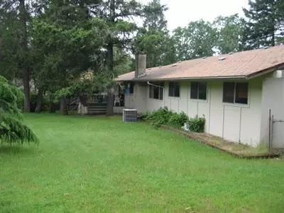 581 Eric Loop, Grants Pass, OR 97526 photo 15