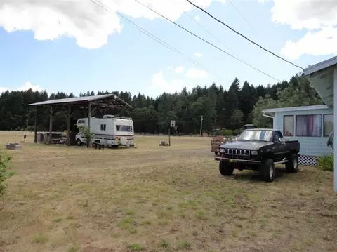 6480 Westside Rd, Cave Junction, OR 97523 photo 4