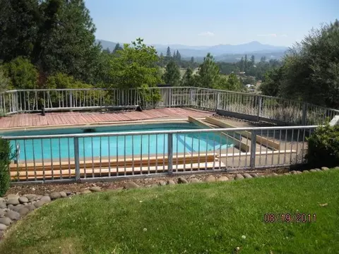 220 Chateau Dr, Eagle Point, OR 97524 photo 8