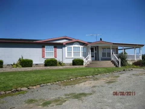 220 Chateau Dr, Eagle Point, OR 97524 photo 1