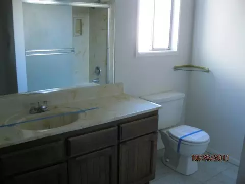 703 Sandra, Central Point, OR 97502 photo 3