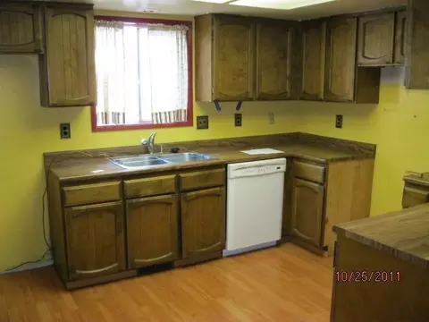 703 Sandra, Central Point, OR 97502 photo 2